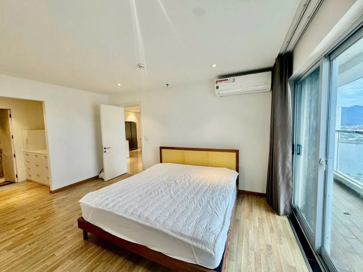 Blooming Tower — River & Bay View 3BR - photo 3